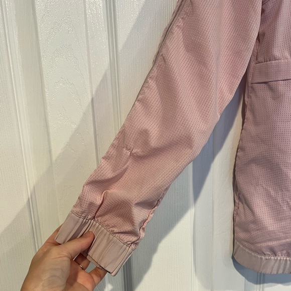 Lululemon light pack pullover pink size 2 - Picture 6 of 13